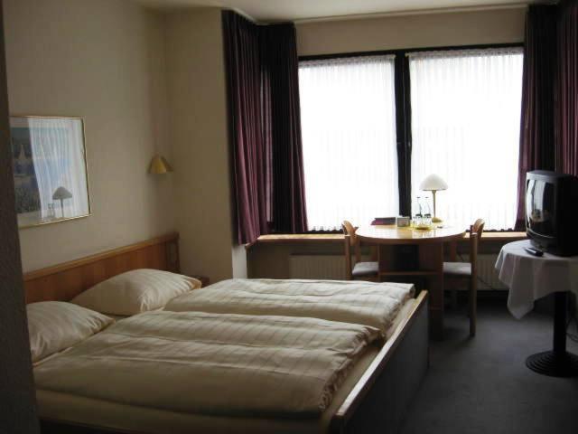 Hotel Pfaelzer Hof, Zum Schokoladengiesser Rodalben Room photo